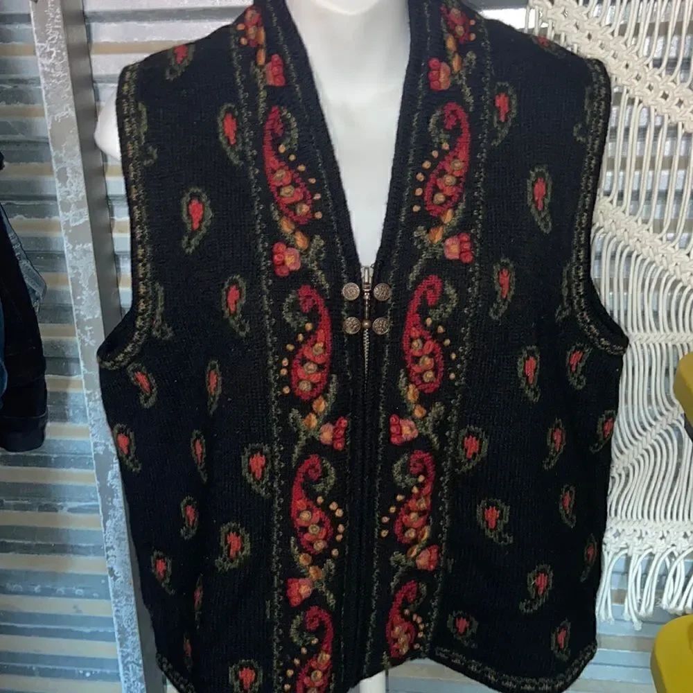 Vintage Icelandic Design Embroidered Paisley Wool Front  Zip Lined Vest Size M